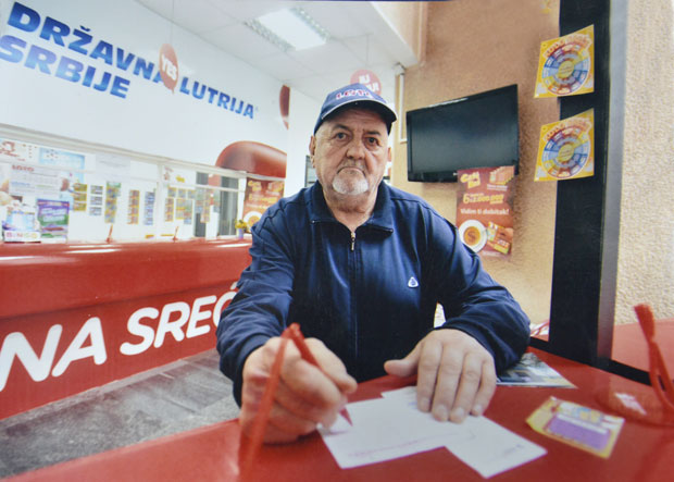 ОД ДВА ТИКЕТА ЛОВА ДО КРОВА: Пензионер саградио “Вилу Лото” код Лебана 